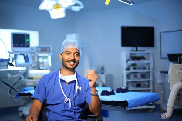 sports medicine orthopedic surgeon