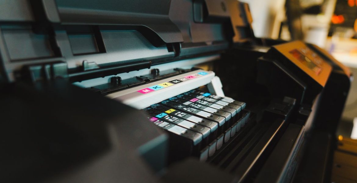 Alat printing dengan pilihan warna tinta